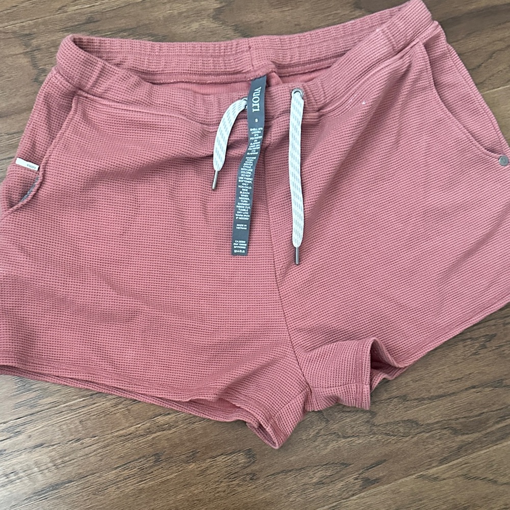 Vuori Women's Athletic Shorts in Dusty Rose - Picture 5 of 5